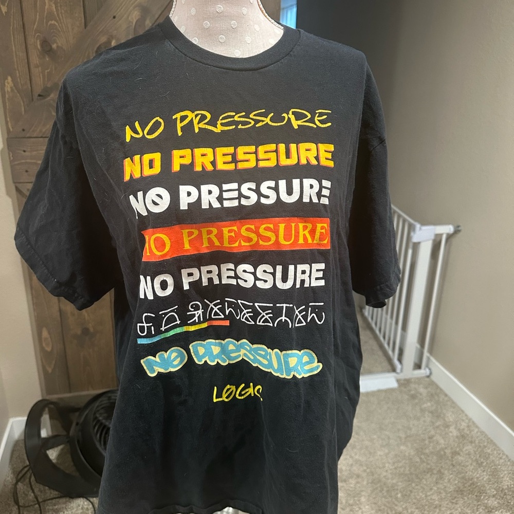 Graphic Tee logic merch